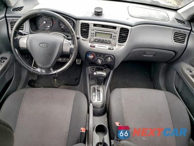 Zdjęcie 8 z 12 samochodu: 2006 KIA RIO 5 VIN:KNADE163066169318 - miniatura