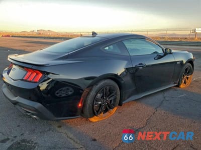 Trzecie zdjęcie samochodu z tyłu: 2025 FORD MUSTANG GT VIN:1FA6P8CF1S5406739 - miniatura