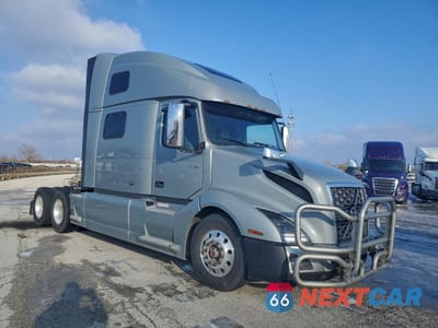 2021 VOLVO VNL SEMI TRUCK 4V4NC9EH3MN262964 - główne zdjęcie licytacji z USA - miniatura