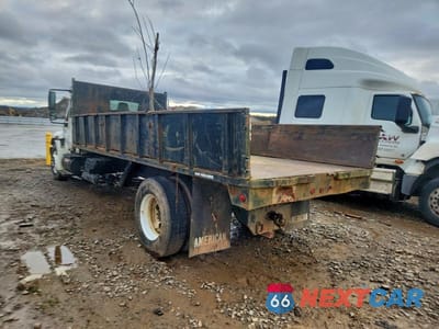 Trzecie zdjęcie samochodu z tyłu: 2002 INTERNATIONAL 4300 DUMP FLATBED VIN:1HTMMAAL22H525041 - miniatura