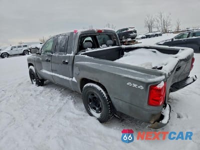 Drugie zdjęcie samochodu z przodu: 2010 DODGE DAKOTA SXT VIN:1D7CW3GKXAS110702 - miniatura