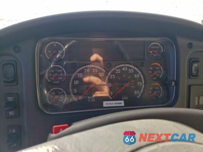 Zdjęcie 8 z 10 samochodu: 2019 FREIGHTLINER BIUSINESS CLASS M2 BOX TRUCK VIN:1FVACXFC9KHKH7448 - miniatura