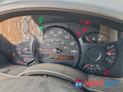 Zdjęcie 9 z 15 samochodu: 2004 NISSAN ARMADA SE VIN:5N1AA08A84N710895 - miniatura
