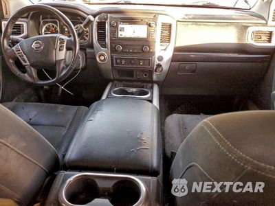 Zdjęcie 8 z 12 samochodu: 2018 NISSAN TITAN SV VIN:1N6AA1E66JN536408 - miniatura