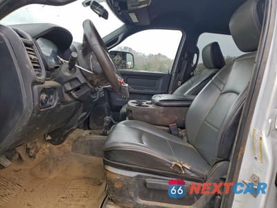 Zdjęcie 7 z 11 samochodu: 2022 RAM 2500 TRADESMAN VIN:3C6UR5CJ0NG130363 - miniatura