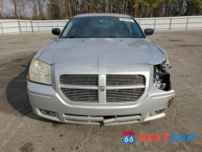 Piąte zdjęcie samochodu w środku: 2005 DODGE MAGNUM SXT VIN:2D4FV48V35H671462 - miniatura