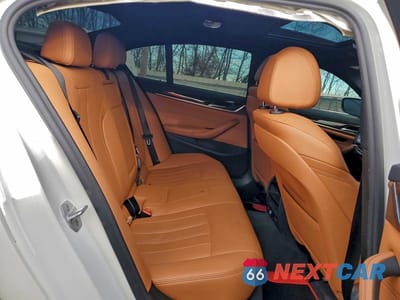 Zdjęcie 10 z 12 samochodu: 2021 BMW 530 XI VIN:WBA13BJ08MCF71147 - miniatura