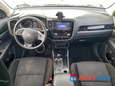 Zdjęcie 8 z 11 samochodu: 2020 MITSUBISHI OUTLANDER SE VIN:JA4AZ3A34LZ017656 - miniatura