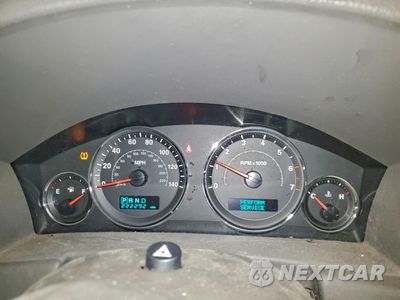 Zdjęcie 9 z 15 samochodu: 2007 JEEP COMMANDER VIN:1J8HG48K87C579347 - miniatura