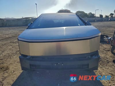 Piąte zdjęcie samochodu w środku: 2024 TESLA CYBERTRUCK VIN:7G2CEHED9RA033077 - miniatura