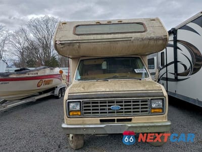 Piąte zdjęcie samochodu w środku: 1985 FORD ECONOLINE E350 CUTAWAY VAN VIN:1FDKE30L7FHA30768 - miniatura