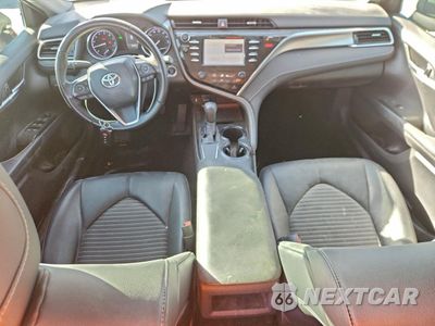 Zdjęcie 8 z 15 samochodu: 2018 TOYOTA CAMRY L VIN:4T1B11HK7JU673388 - miniatura
