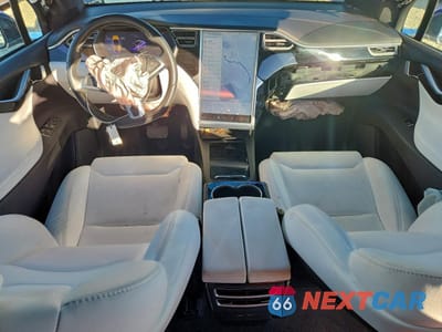 Zdjęcie 8 z 15 samochodu: 2018 TESLA MODEL X VIN:5YJXCAE21JF092003 - miniatura