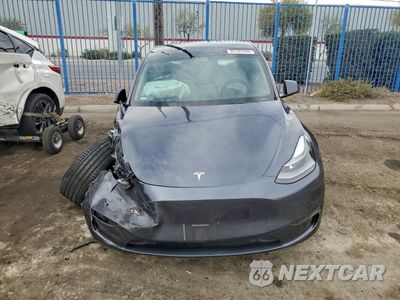 Piąte zdjęcie samochodu w środku: 2022 TESLA MODEL Y VIN:7SAYGDEF5NF564967 - miniatura