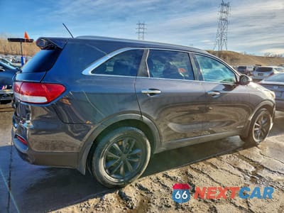 Trzecie zdjęcie samochodu z tyłu: 2017 KIA SORENTO LX VIN:5XYPGDA57HG336259 - miniatura