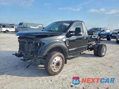 Drugie zdjęcie samochodu z przodu: 2020 FORD F450 SUPER DUTY TRUCK CAB AND CHASSIS VIN:1FDUF4GT3LDA06729 - miniatura