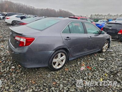 Trzecie zdjęcie samochodu z tyłu: 2014 TOYOTA CAMRY L VIN:4T1BF1FK2EU441131 - miniatura