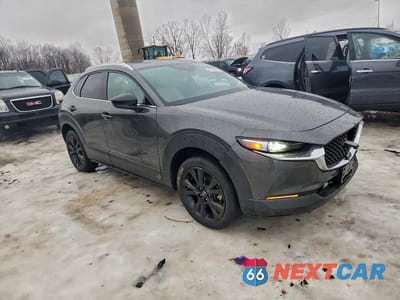 Czwarte zdjęcie samochodu z boku: 2022 MAZDA CX-30 PREMIUM VIN:3MVDMBDY1NM430768 - miniatura