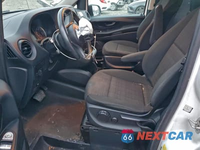 Zdjęcie 7 z 13 samochodu: 2020 MERCEDES-BENZ METRIS VIN:W1YV0BEY6L3710745 - miniatura