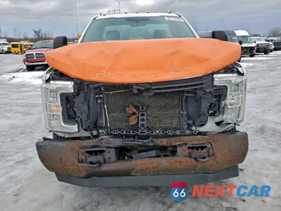 Piąte zdjęcie samochodu w środku: 2017 FORD F250 SUPER DUTY VIN:1FTBF2A62HEB63088 - miniatura