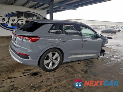 Trzecie zdjęcie samochodu z tyłu: 2024 AUDI Q4 E-TRON PREMIUM PLUS VIN:WA1LUBFZ9RP036223 - miniatura