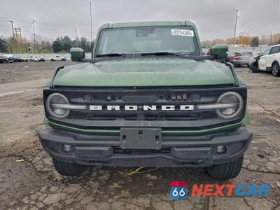 Piąte zdjęcie samochodu w środku: 2023 FORD BRONCO BASE VIN:1FMDE5BH3PLB46576 - miniatura
