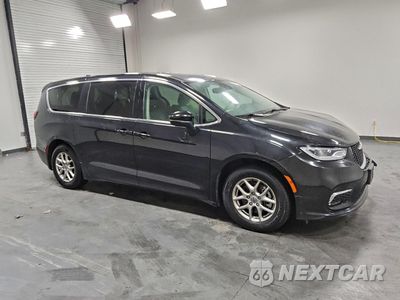 Czwarte zdjęcie samochodu z boku: 2023 CHRYSLER PACIFICA TOURING L VIN:2C4RC1BG8PR627530 - miniatura