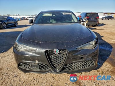 Piąte zdjęcie samochodu w środku: 2020 ALFA ROMEO GIULIA VIN:ZARFAMANXL7623913 - miniatura
