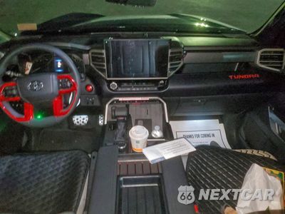 Zdjęcie 8 z 14 samochodu: 2025 TOYOTA TUNDRA CREWMAX SR VIN:5TFLA5DB4SX327630 - miniatura