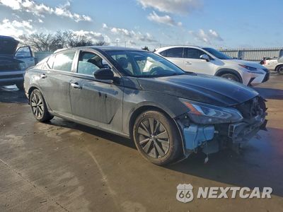 Czwarte zdjęcie samochodu z boku: 2022 NISSAN ALTIMA SV VIN:1N4BL4DV0NN317693 - miniatura