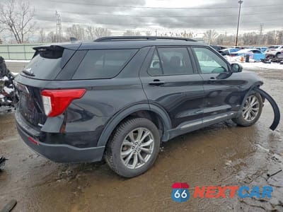 Trzecie zdjęcie samochodu z tyłu: 2020 FORD EXPLORER XLT VIN:1FMSK8DH2LGC25965 - miniatura