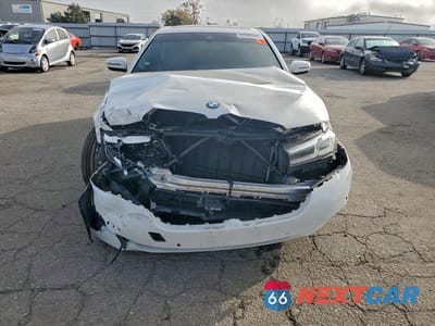 Piąte zdjęcie samochodu w środku: 2021 BMW 530 I VIN:WBA53BH07MWX06234 - miniatura