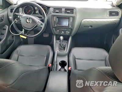 Zdjęcie 8 z 12 samochodu: 2016 VOLKSWAGEN JETTA SE VIN:3VWD67AJXGM361255 - miniatura