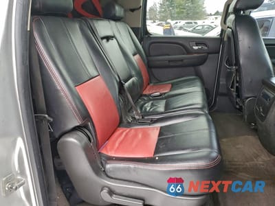 Zdjęcie 11 z 13 samochodu: 2010 CHEVROLET SUBURBAN K1500 LT VIN:1GNUKJE34AR254514 - miniatura