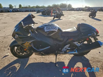 Trzecie zdjęcie samochodu z tyłu: 2014 SUZUKI GSX1300 RA VIN:JS1GX72B8E2101035 - miniatura
