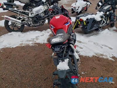 Czwarte zdjęcie samochodu z boku: 2024 HONDA CBR650 R VIN:MLHRH1552R5000492 - miniatura