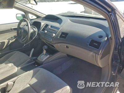 Piąte zdjęcie samochodu w środku: 2010 HONDA CIVIC LX VIN:2HGFA1F54AH558979 - miniatura