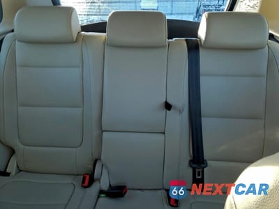 Zdjęcie 10 z 14 samochodu: 2011 VOLKSWAGEN TIGUAN S VIN:WVGBV7AX9BW511491 - miniatura