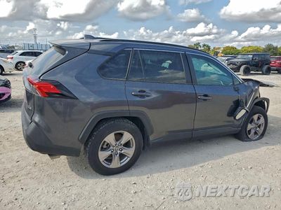 Trzecie zdjęcie samochodu z tyłu: 2022 TOYOTA RAV4 XLE VIN:2T3W1RFV1NC213297 - miniatura