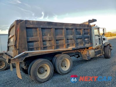 Czwarte zdjęcie samochodu z boku: 2015 MACK GU800 DUMP TRUCK VIN:1M2AX13C7FM028547 - miniatura
