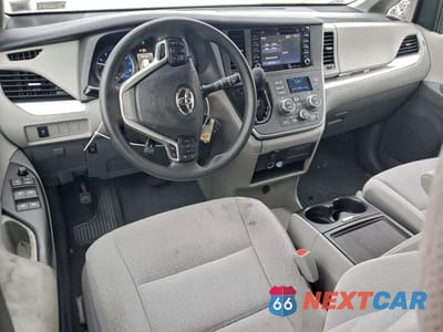 Zdjęcie 8 z 13 samochodu: 2020 TOYOTA SIENNA LE VIN:5TDKZ3DC5LS050530 - miniatura