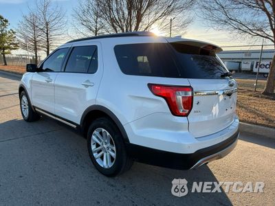 Trzecie zdjęcie samochodu z tyłu: 2016 FORD EXPLORER XLT VIN:1FM5K7DH5GGD35969 - miniatura
