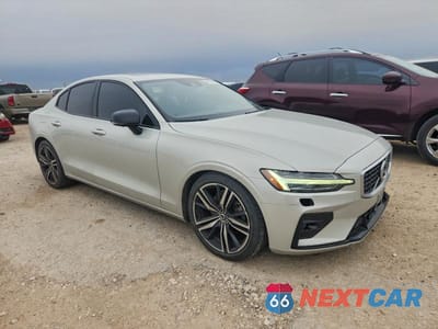 Czwarte zdjęcie samochodu z boku: 2019 VOLVO S60 T5 R-DESIGN VIN:7JR102FM3KG007191 - miniatura