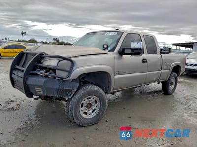 2003 CHEVROLET SILVERADO K2500 HEAVY DUTY 1GCHK291X3E172676 - główne zdjęcie licytacji z USA - miniatura