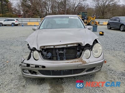 Piąte zdjęcie samochodu w środku: 2003 MERCEDES-BENZ E 320 VIN:WDBUF65J33X100656 - miniatura