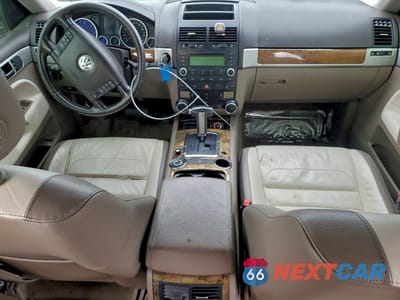 Zdjęcie 8 z 12 samochodu: 2010 VOLKSWAGEN TOUAREG TDI VIN:WVGFK7A93AD002177 - miniatura