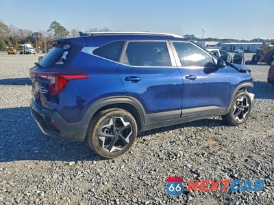 Trzecie zdjęcie samochodu z tyłu: 2024 KIA SELTOS EX VIN:KNDER2AA1R7616907 - miniatura