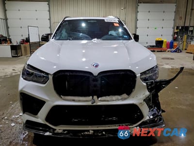 Piąte zdjęcie samochodu w środku: 2022 BMW X5 M VIN:5YMJU0C05N9M98033 - miniatura