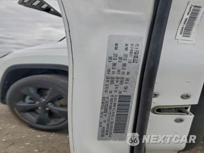 Zdjęcie 13 z 15 samochodu: 2018 JEEP CHEROKEE LATITUDE VIN:1C4PJMCX8JD609858 - miniatura