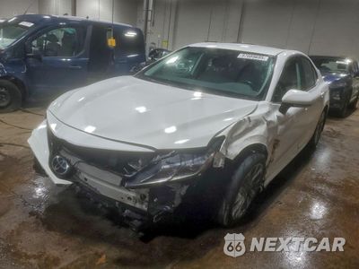2024 TOYOTA CAMRY LE 4T1C11AK8RU253231 - główne zdjęcie licytacji z USA - miniatura